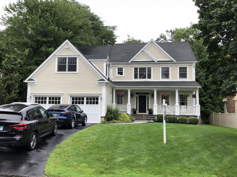 11 Robin Hood Lane real estate